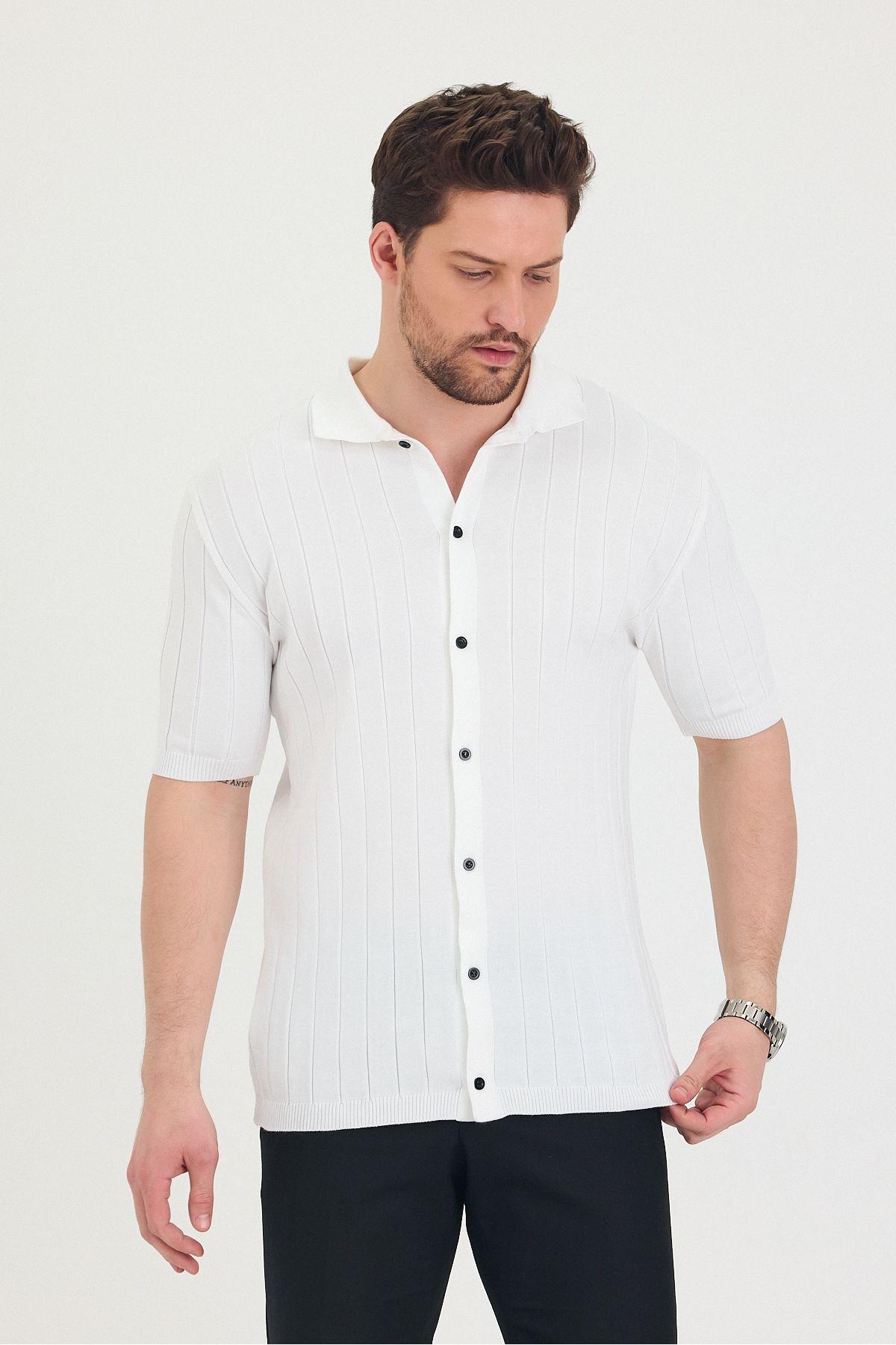 TARZ COOLPolo Yaka T-shirtTSH-E-25SS-002-TRKErkek Polo Yaka Düğme Detaylı Triko T-shirt