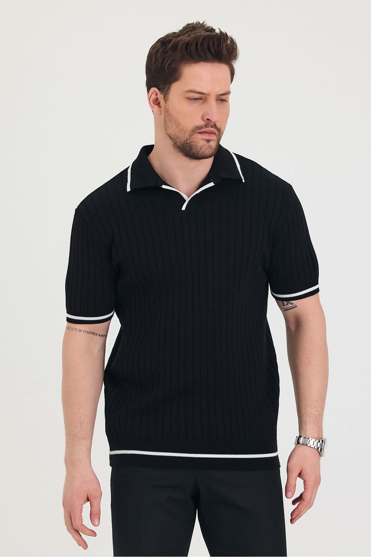 TARZ COOLPolo Yaka T-shirtTSH-E-25SS-004-TRKErkek Yaka Kol Etek Beyaz Çizgi Detaylı Siyah Triko T-shirt