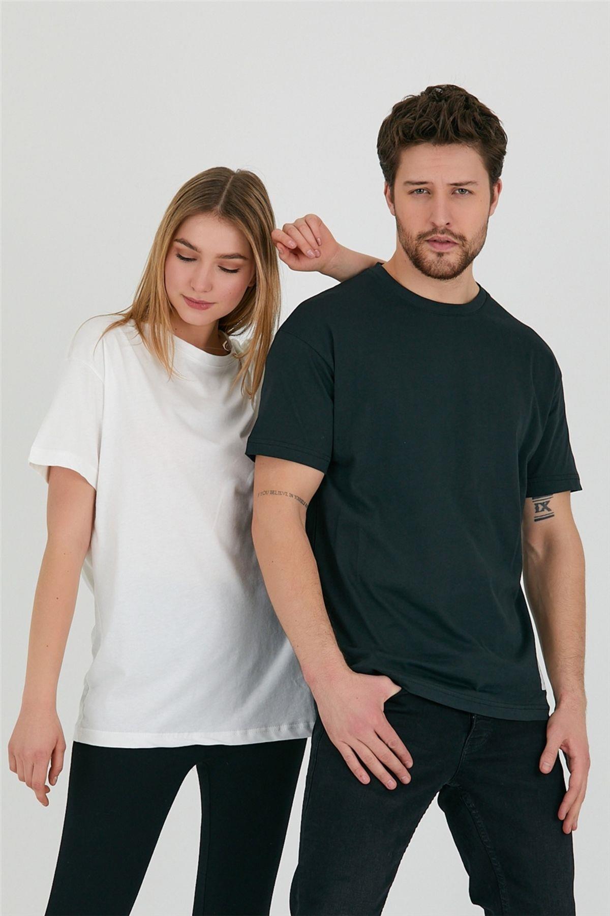 TARZ COOLT-ShirtUNOVRTSTR02Siyah Unisex Relaxed Fit Tshirt-unovrtstr02s