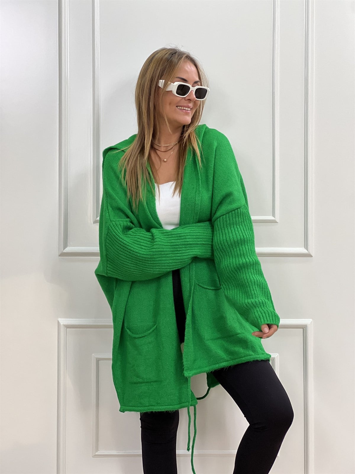 kapusonlu-oversize-yesil-hirka