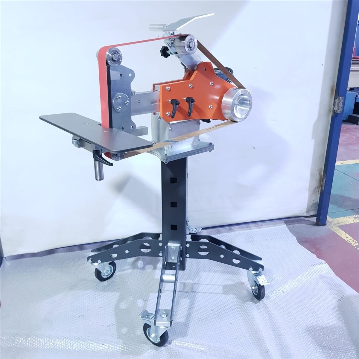 Bant Zımpara Makinesi 50 × 2000 mm 2,2 kW