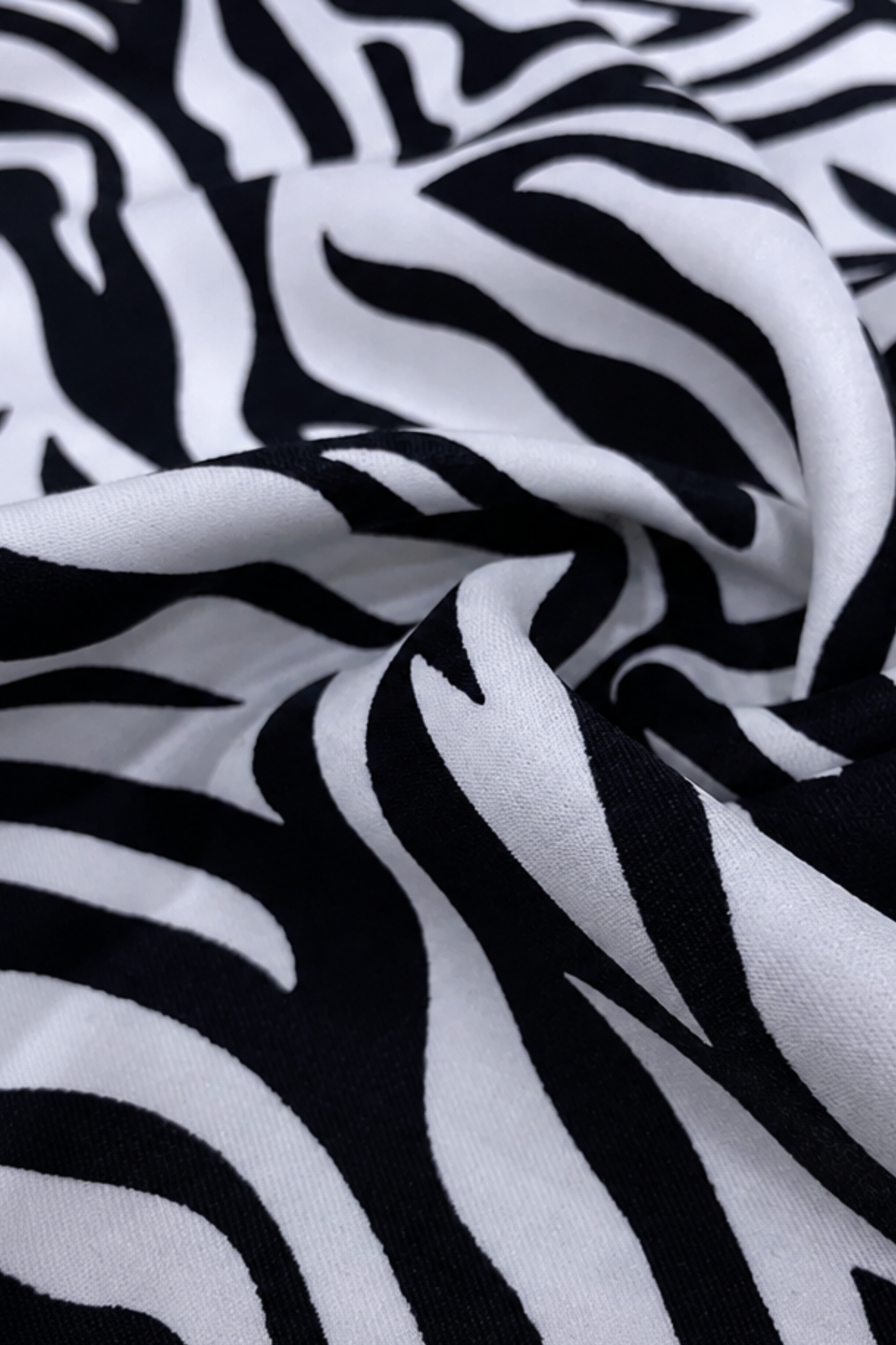 Blue & Black Satin Animal Print Silk - kö