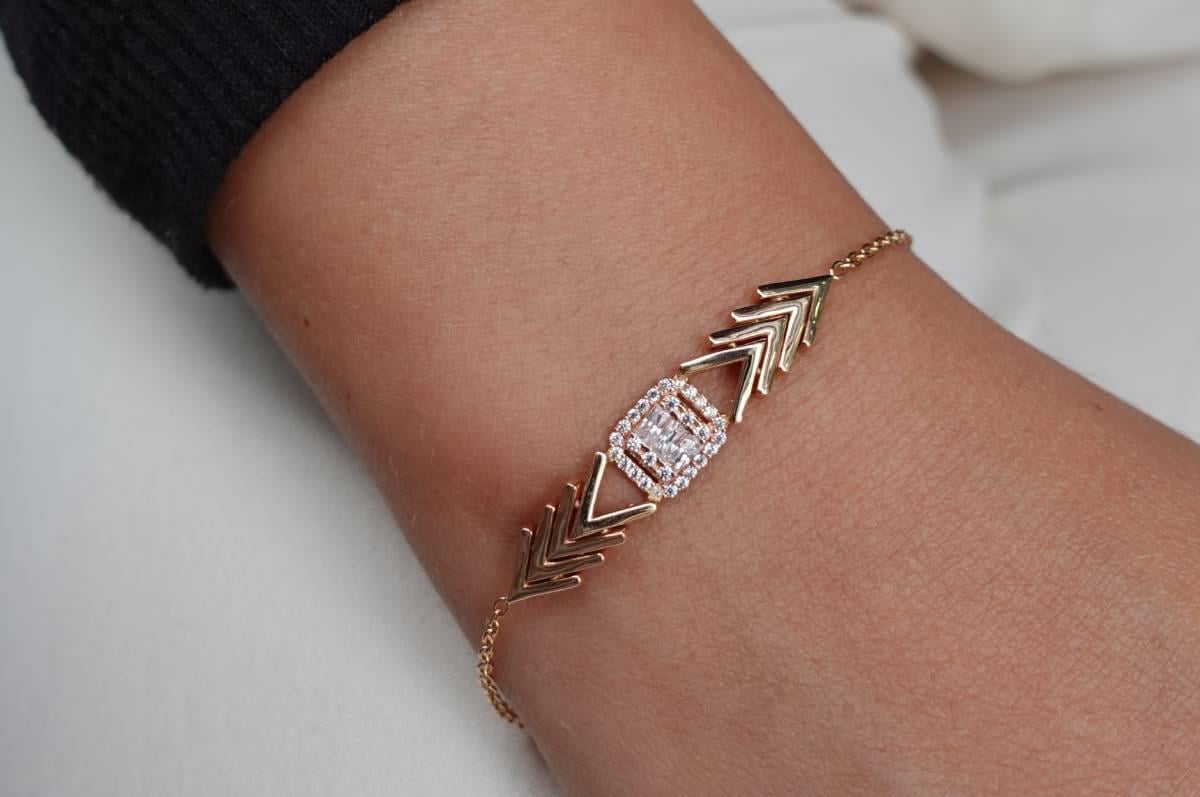 Baget Taşlı Rose Gold Bileklik