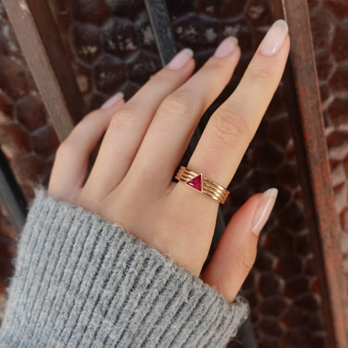 Pembe Taşlı Rose Gold Yüzük