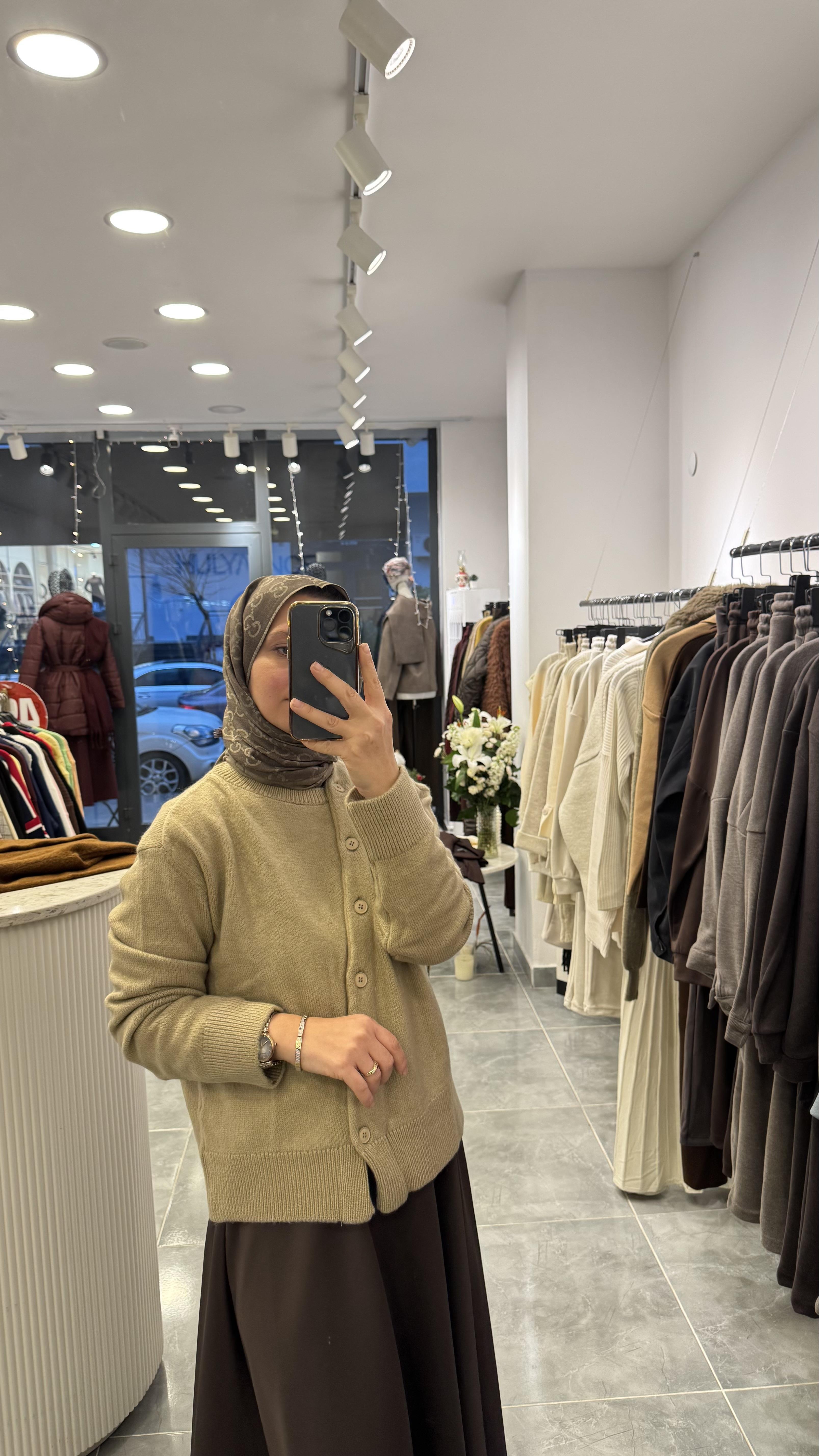 Triko Kazak sütlü kahve