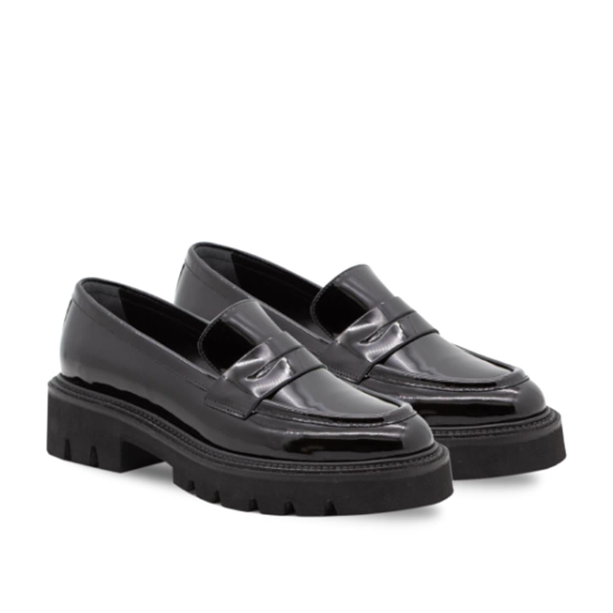 VARIO SIYAH RUGAN (Black Patent Leather)