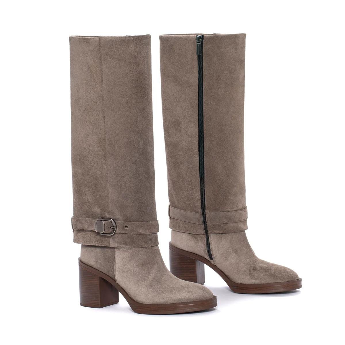 MABEL Hakiki Süet Deri Fermuarlı Tokalı Diz Altı Kalın Topuk Çizme R85 VIZON SUET(Mink Suede)