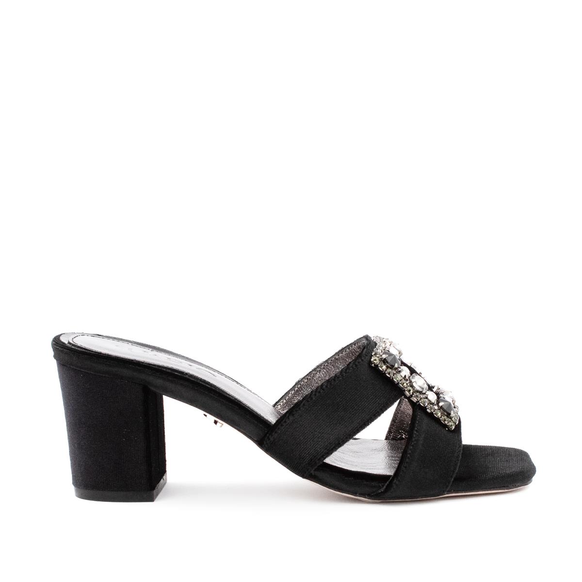 VARIO SIYAH KADIFE (Black Velvet)