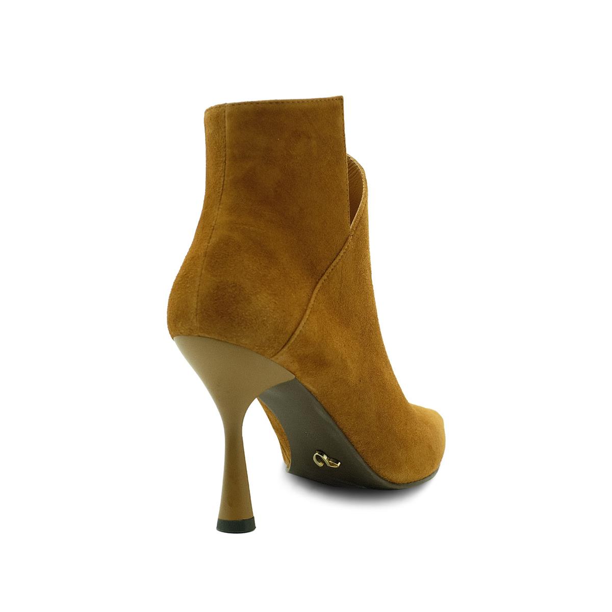 VARIO Z591 KONYAK SÜET (Cognac Suede)