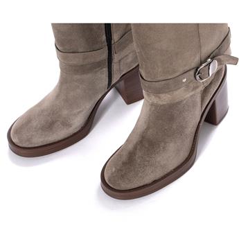 MABEL Hakiki Süet Deri Fermuarlı Tokalı Diz Altı Kalın Topuk Çizme R85 VIZON SUET(Mink Suede)