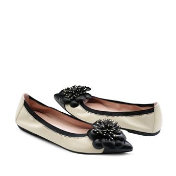 PRETTYBALLERINAS Hakiki Deri Çiçek Detaylı Kadın Babet Z620 COTON NEGRO COTON CAOLIN