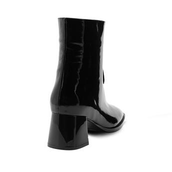 VARIO 366 SIYAH RUGAN (Black Patent Leather)