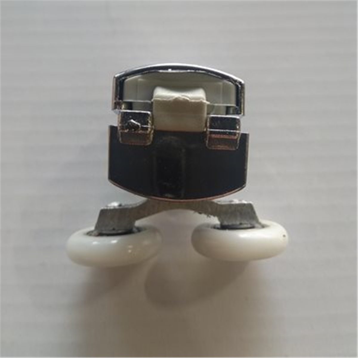 Duşakabin Alt Üst Çiftli Teker Takım