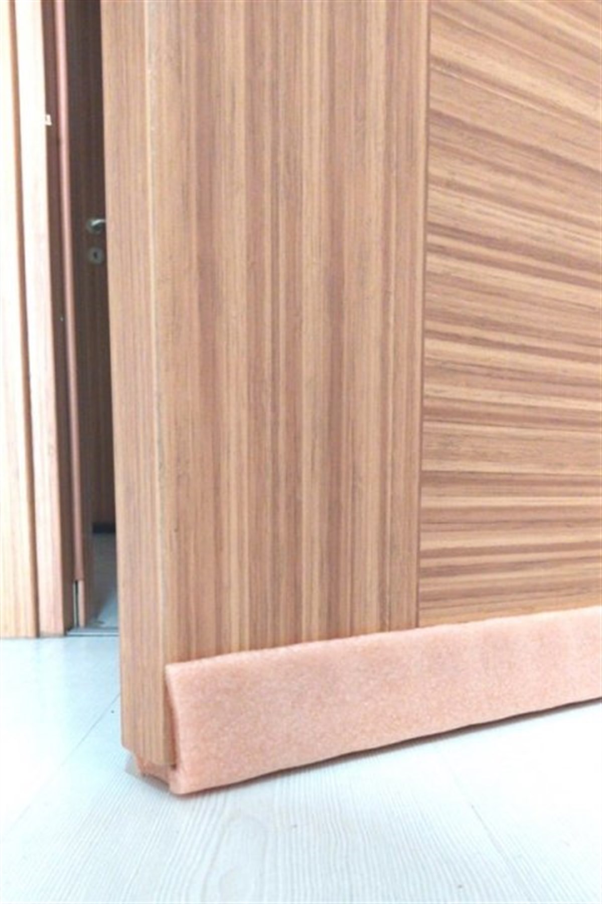 Kapı Altı Isı Yalıtımı Süngeri Eşik Geçmeli