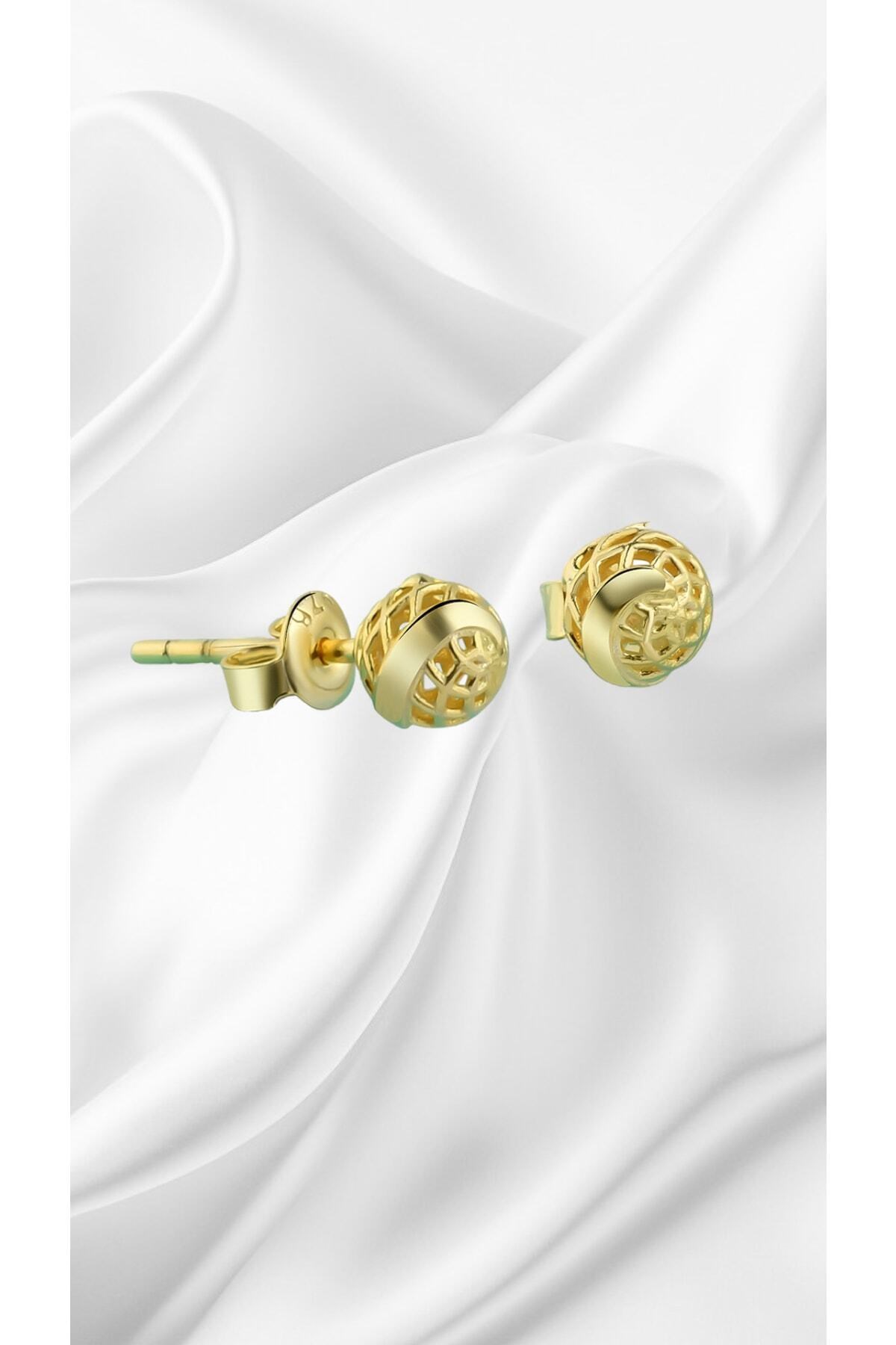 925 Ayar Gümüş 5 Mm Pervane Model Füzyon Çivili Gold Top Küpe