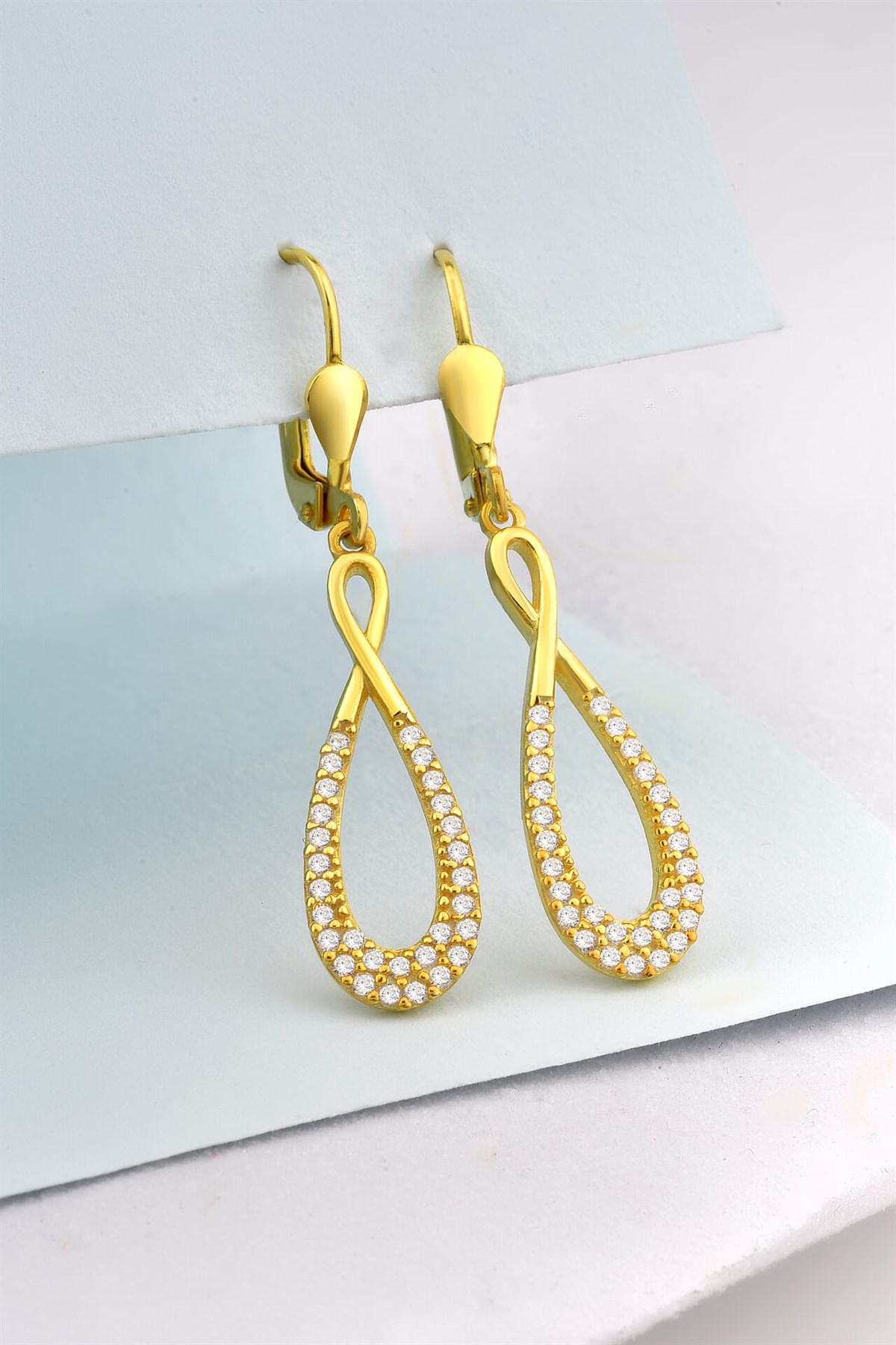 Damla Model Zirkon Taşlı Gold Gümüş Sallantılı Küpe