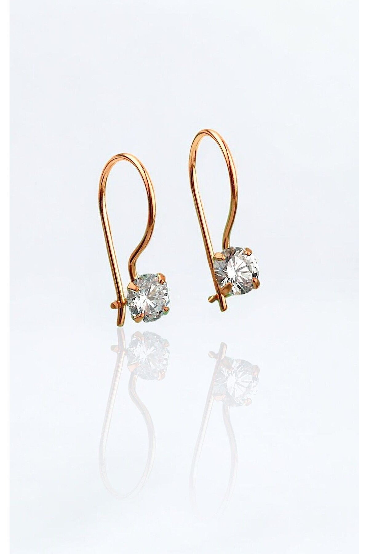 Gümüş 5 mm Premium Star Kesim Zirkon Tek Taş Mengeçli Rose Küpe