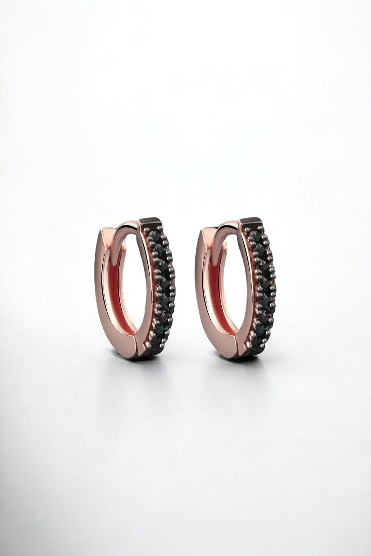 Gümüş 925 Ayar 12 Mm Minimalist Siyah Zirkon Taşlı Rose Renkli Küpe