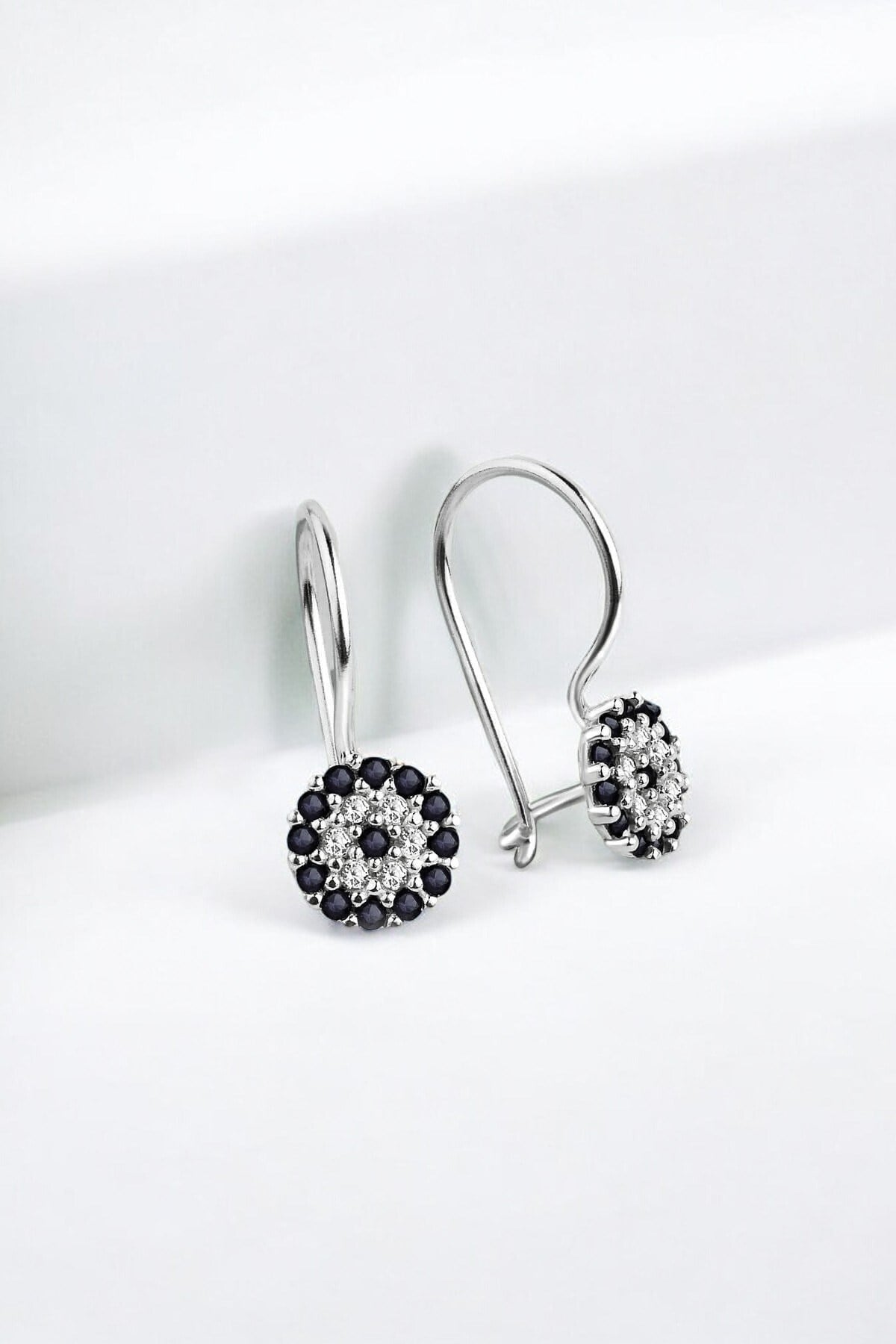 Gümüş 925 Ayar 7 Mm Mengeçli Safir Taşlı Çocuk Nazar Küpe