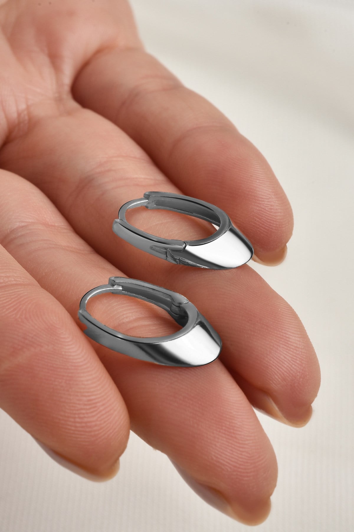 Gümüş 925 Ayar Modern Oval Küpe