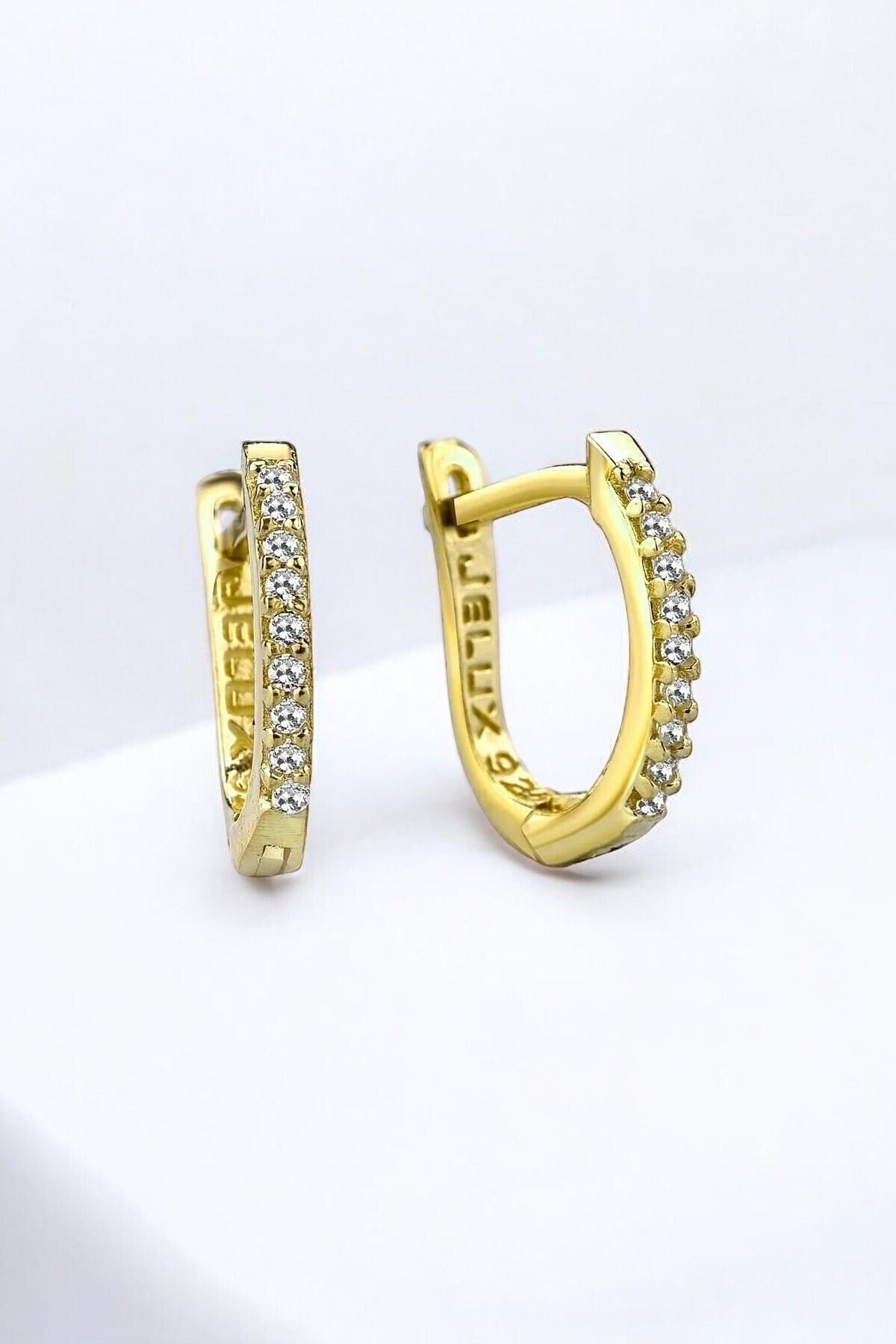 Gümüş 925 Ayar Yarım Tur Su Yolu Zirkon Taşlı Gold Küpe