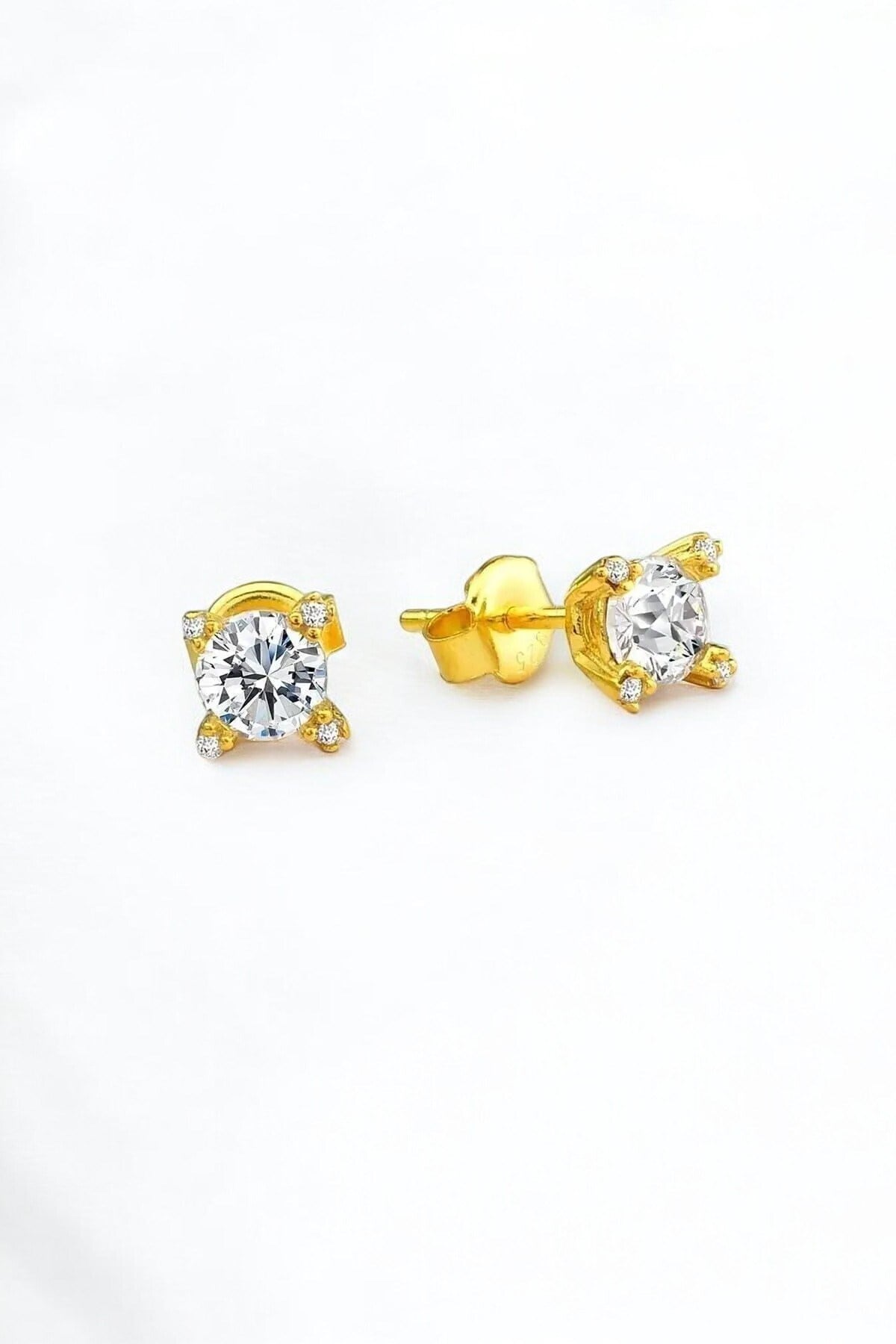 Gümüş 925 Ayar Zirkon Taşlı 5.00 Mm Özel Tasarım V Tek Taş Pırlanta Montür Gold Küpe