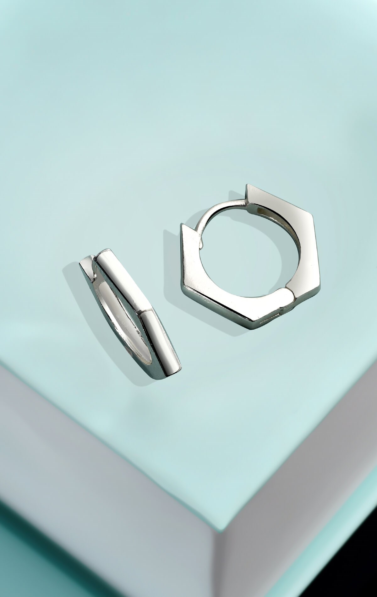 Gümüş Beşgen Model Küpe