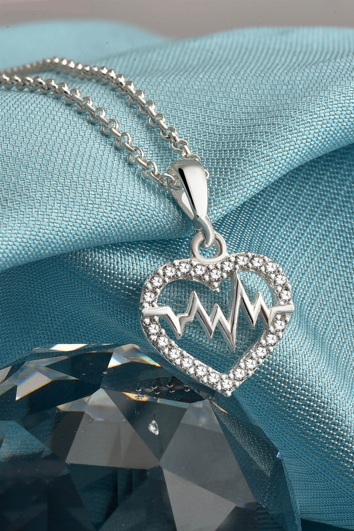 Ritm Kalp Model Taslı Gümüş Kolye