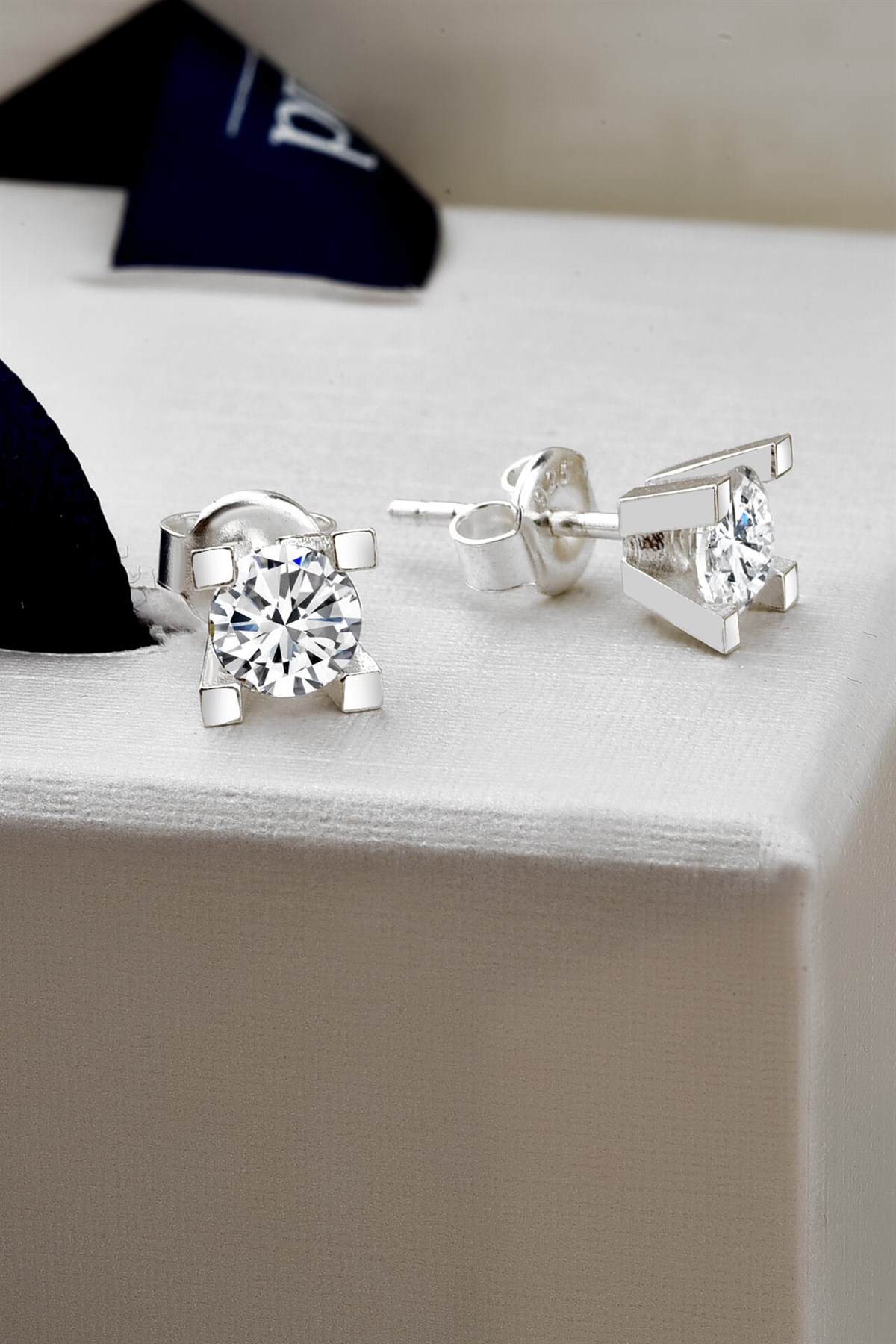Swarovski 4.5 mm Tek Taş Pırlanta Montür Gümüş Küpe