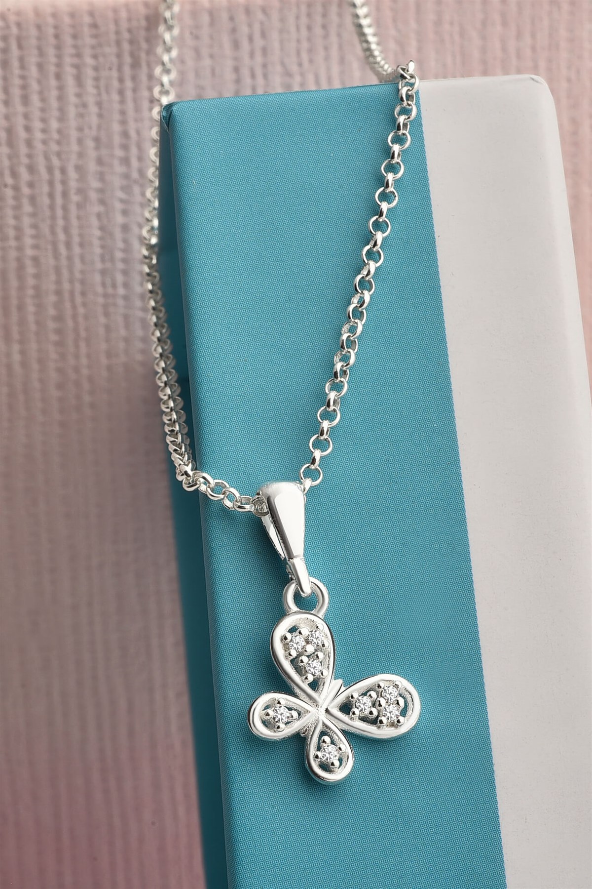 Taşlı Kelebek Model Gümüş Kolye