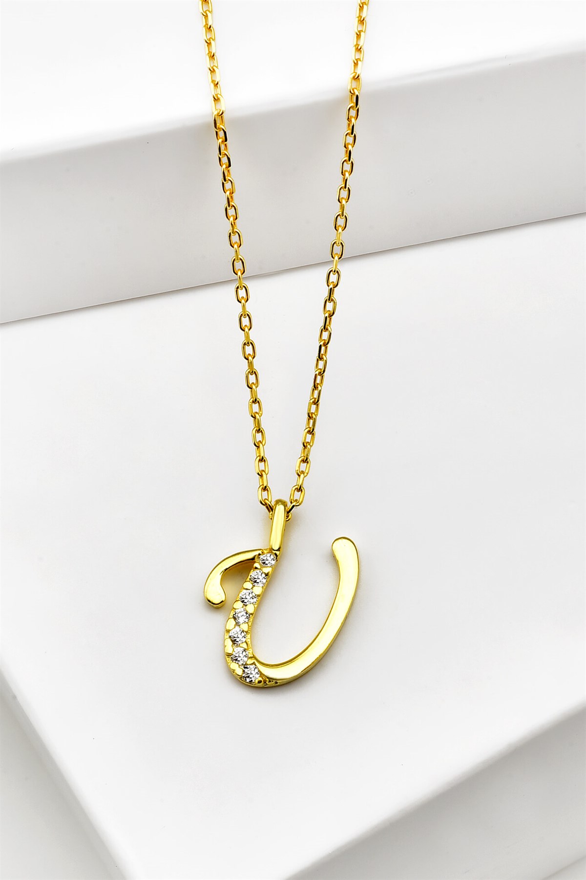 Zirkon Taşlı Minimal Gold Harf Kolye U