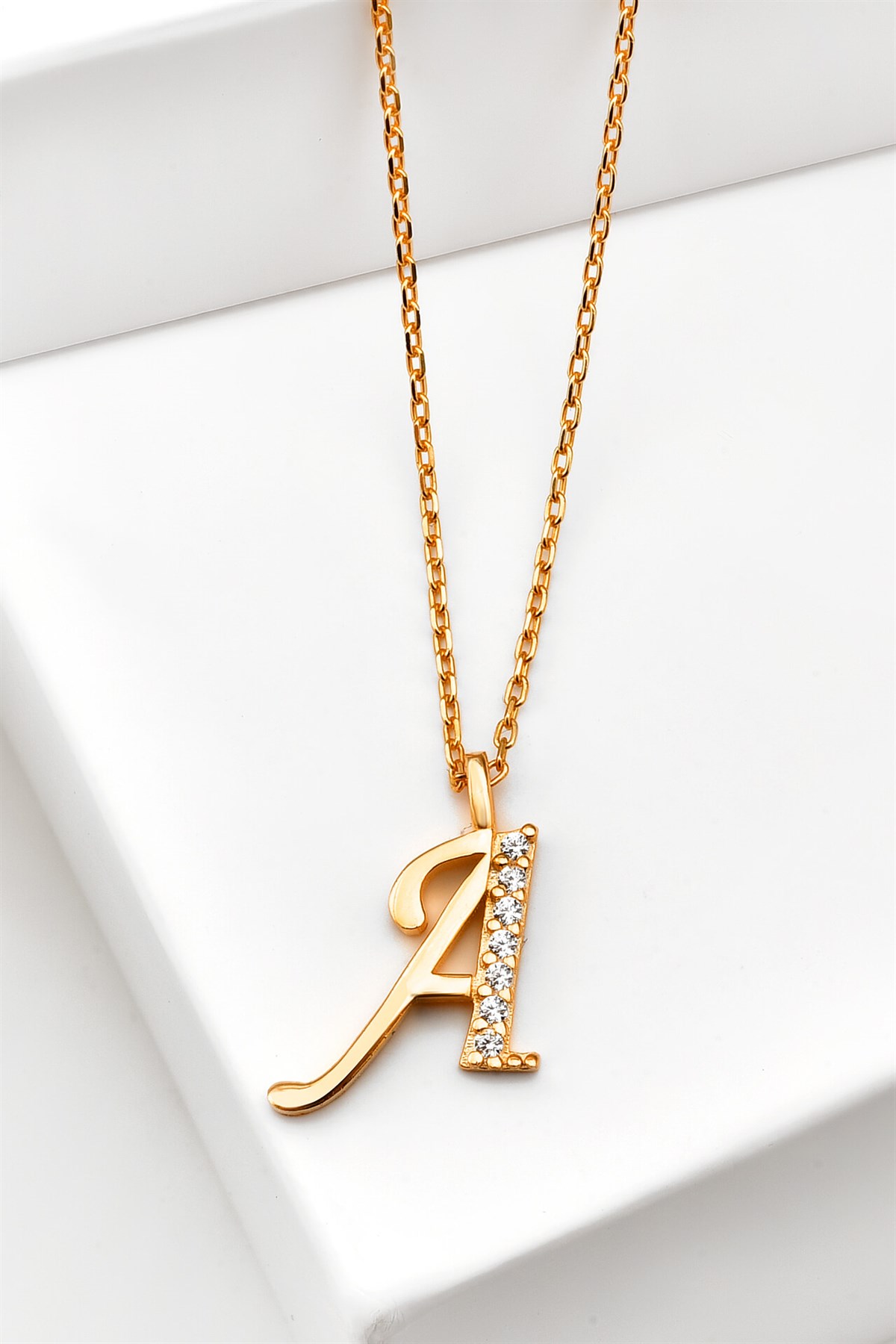 Zirkon Taşlı Minimal Rose Harf Kolye A