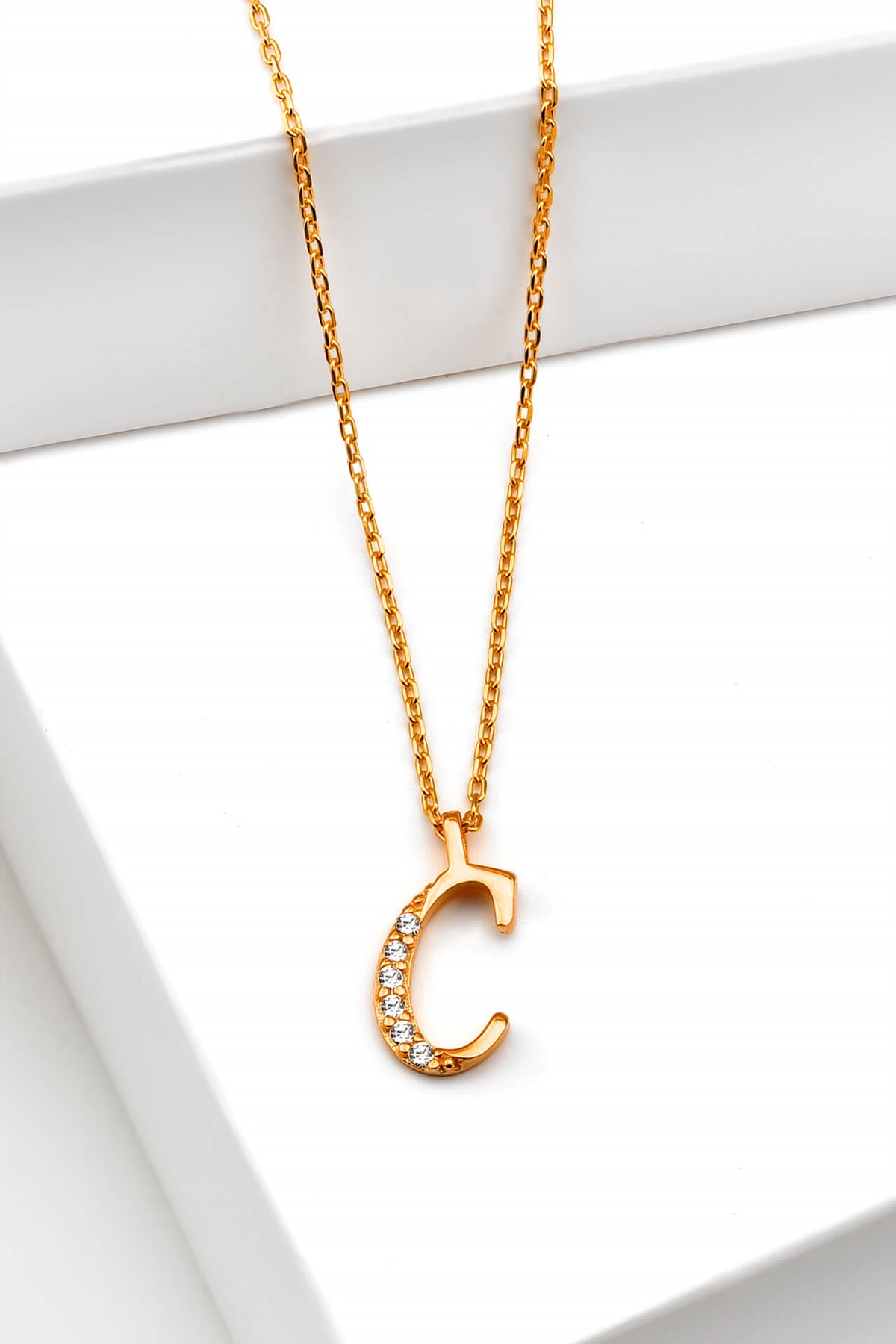 Zirkon Taşlı Minimal Rose Harf Kolye C