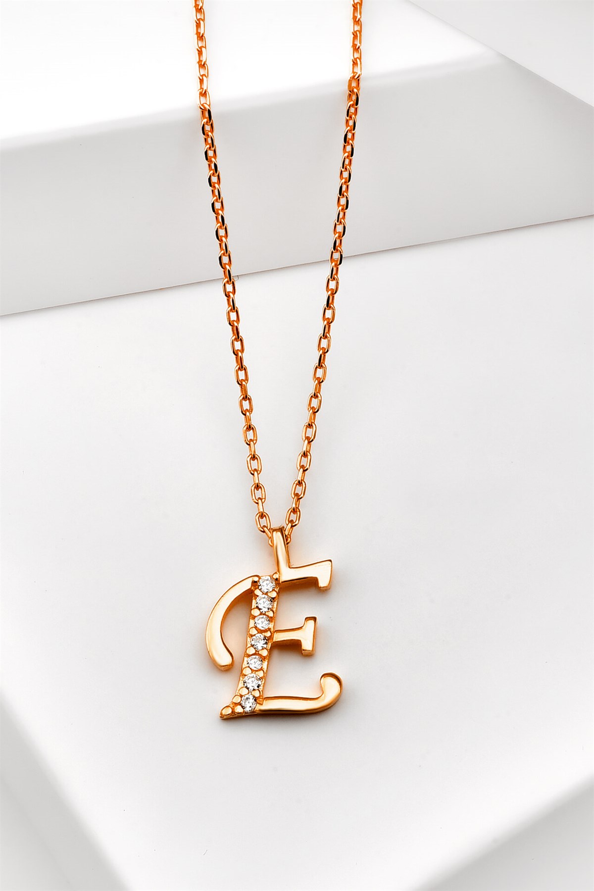Zirkon Taşlı Minimal Rose Harf Kolye E