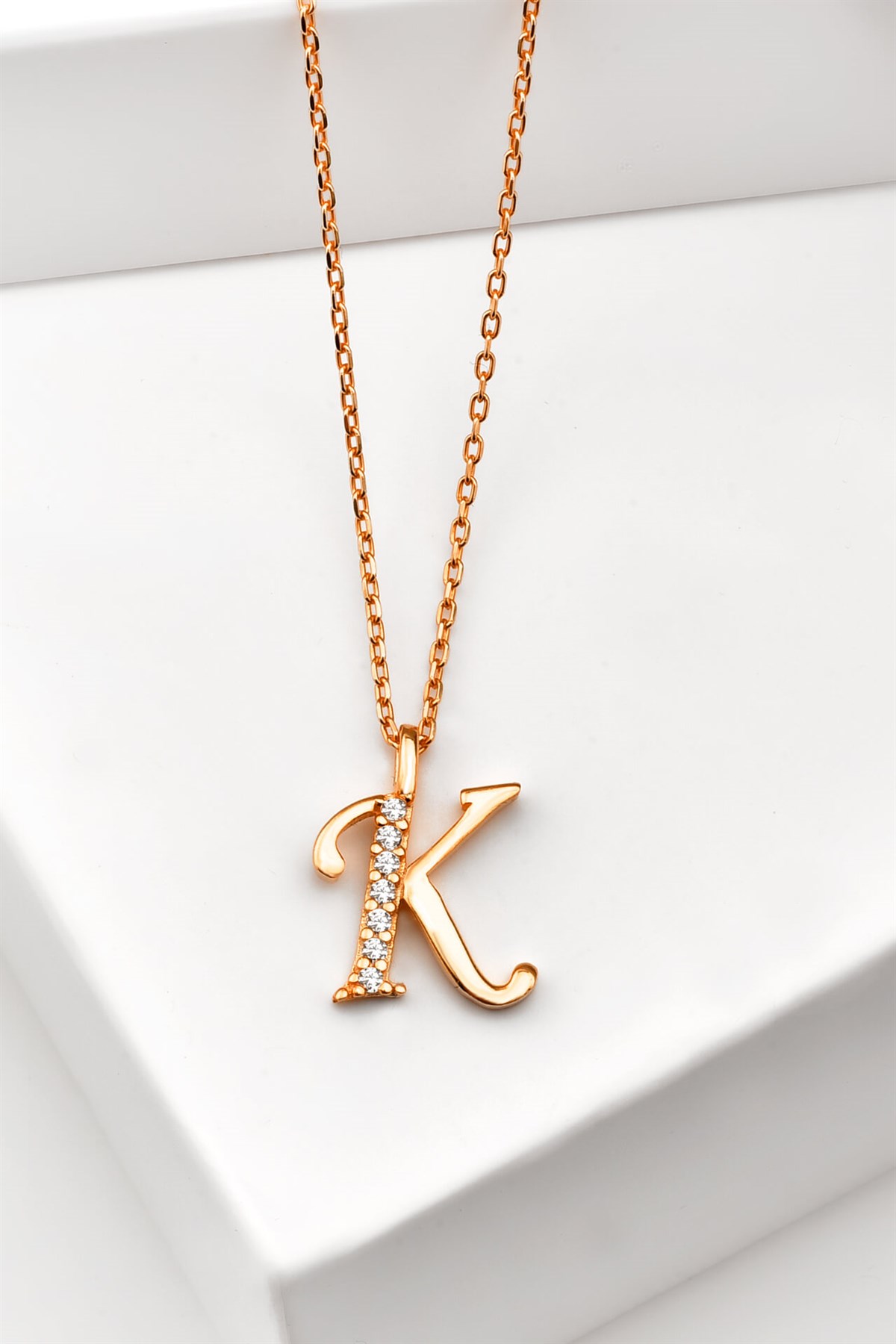 Zirkon Taşlı Minimal Rose Harf Kolye K