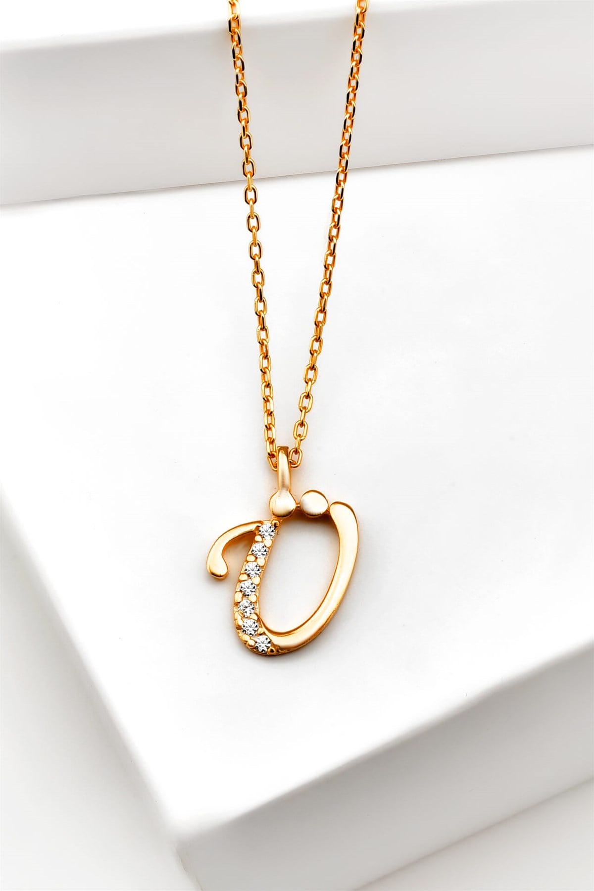 Zirkon Taşlı Minimal Rose Harf Kolye Ü