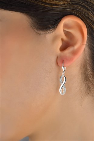 Sonsuzluk Model Zirkon Taşlı Sallantılı Gümüş Küpe