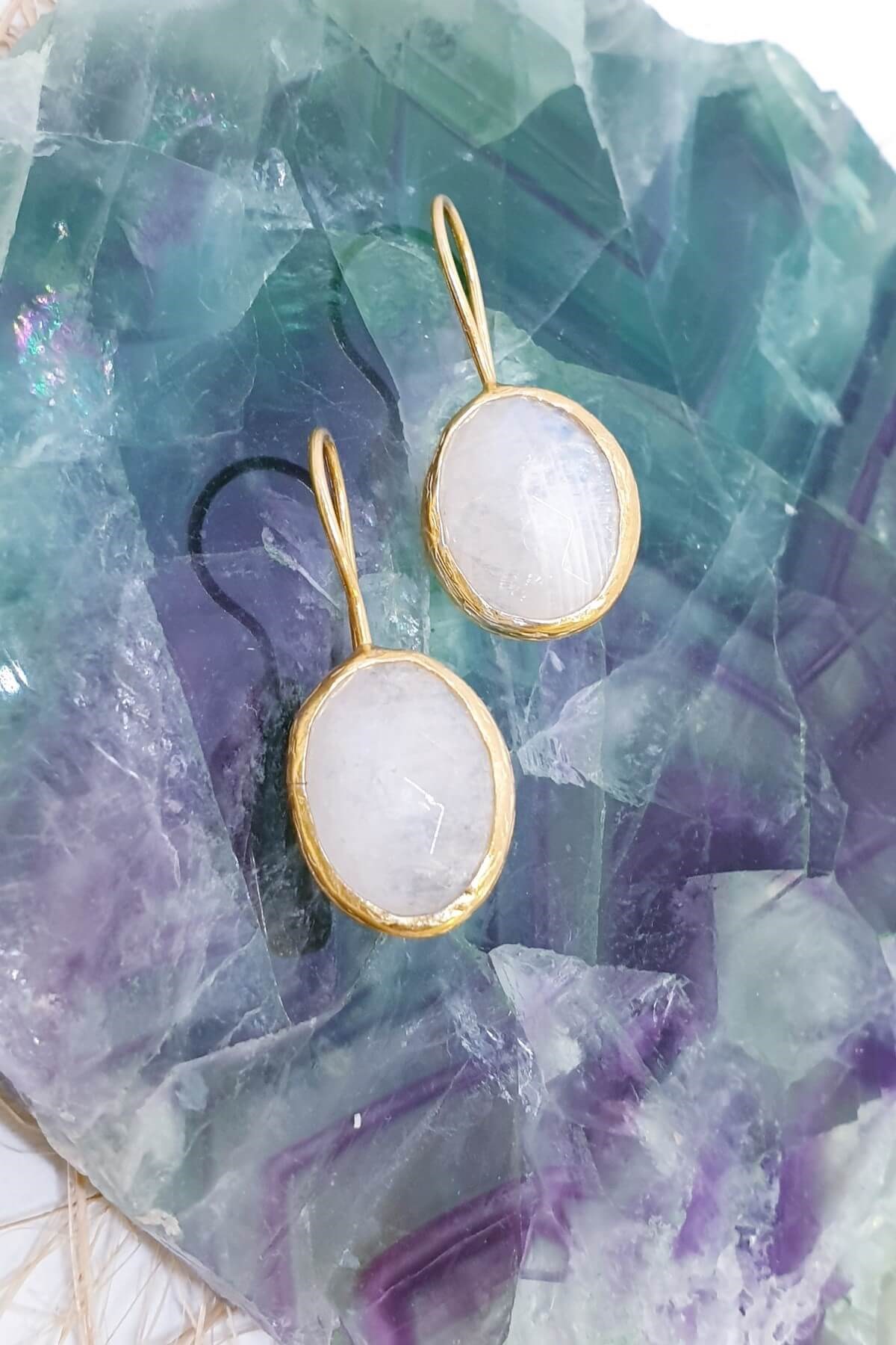 Altın Kaplama Ay Taşı Küpe