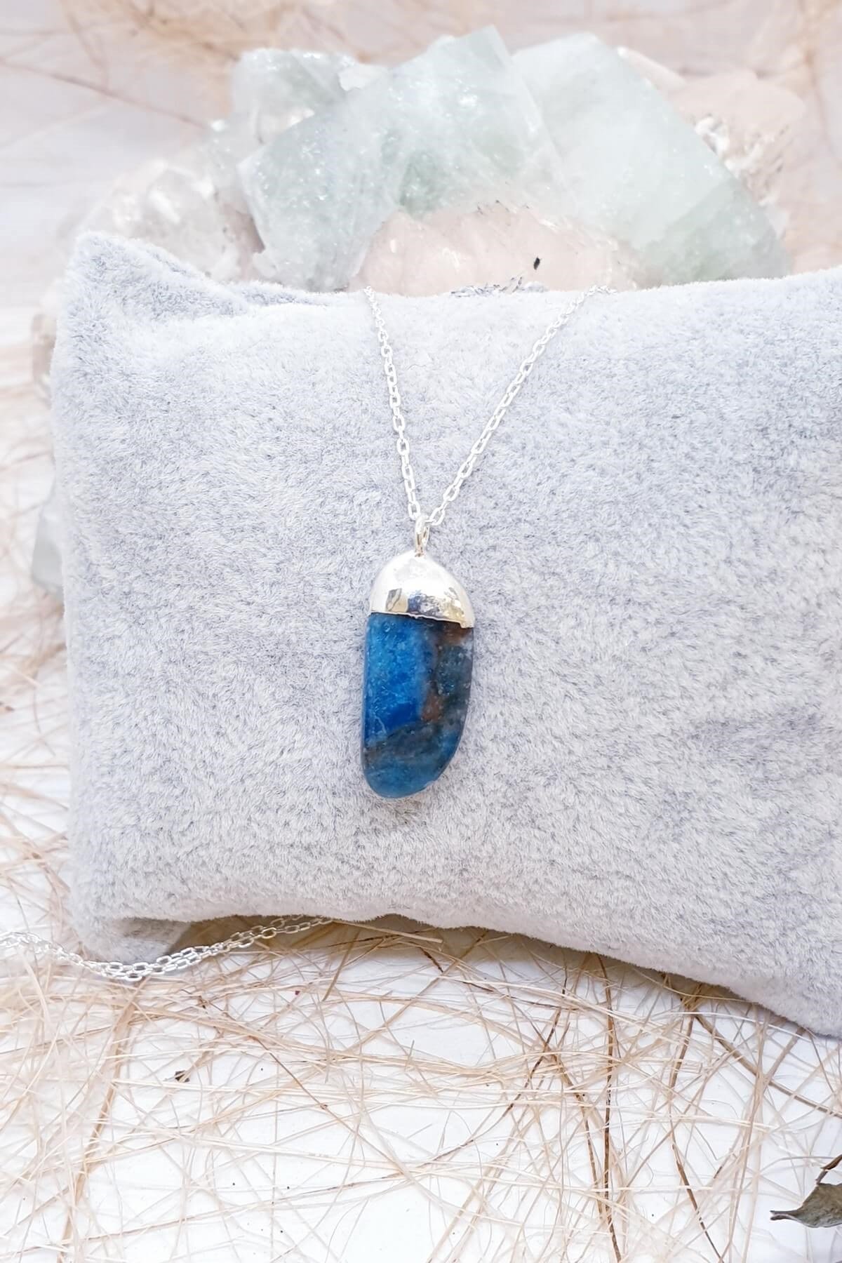 Apatit Doğal Taş Kolye