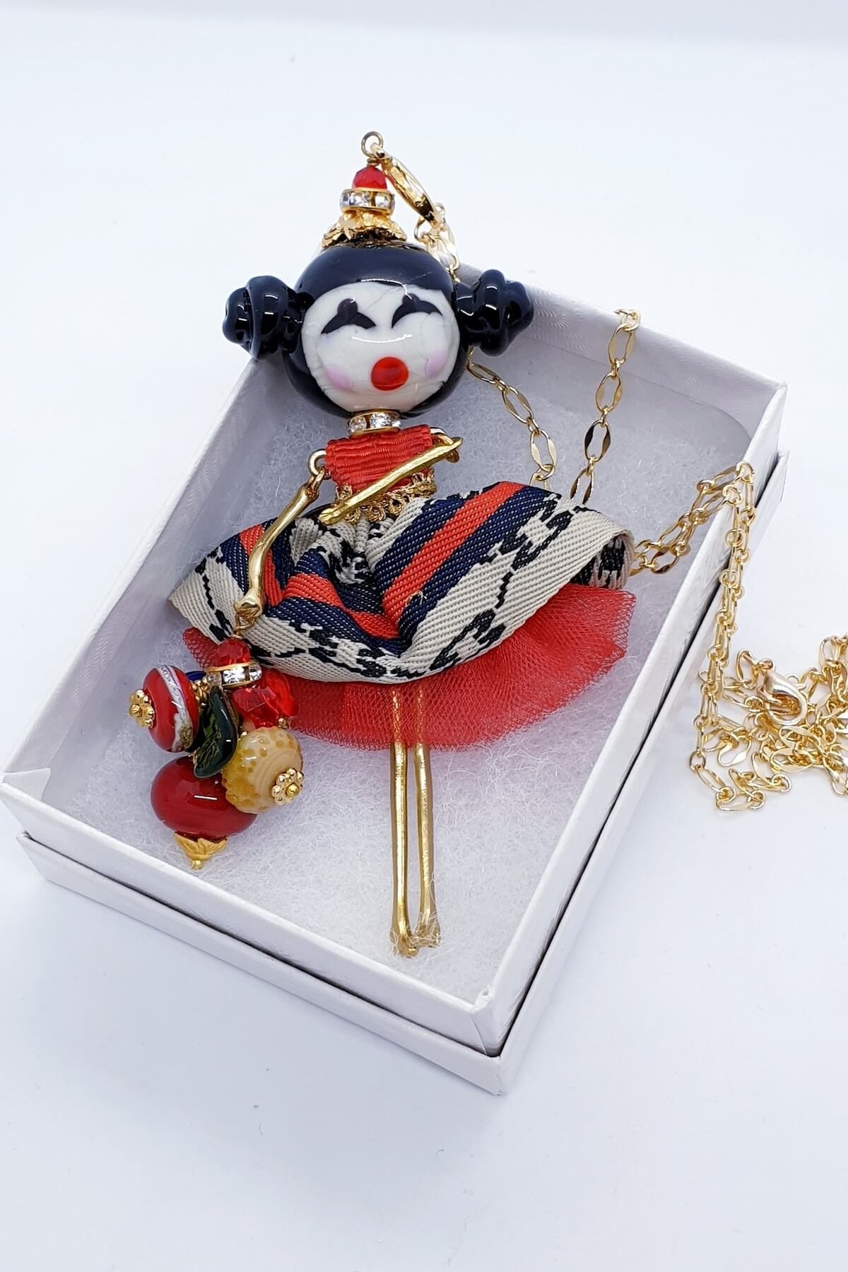 Çılgın Burbery Kızı Kolyesi