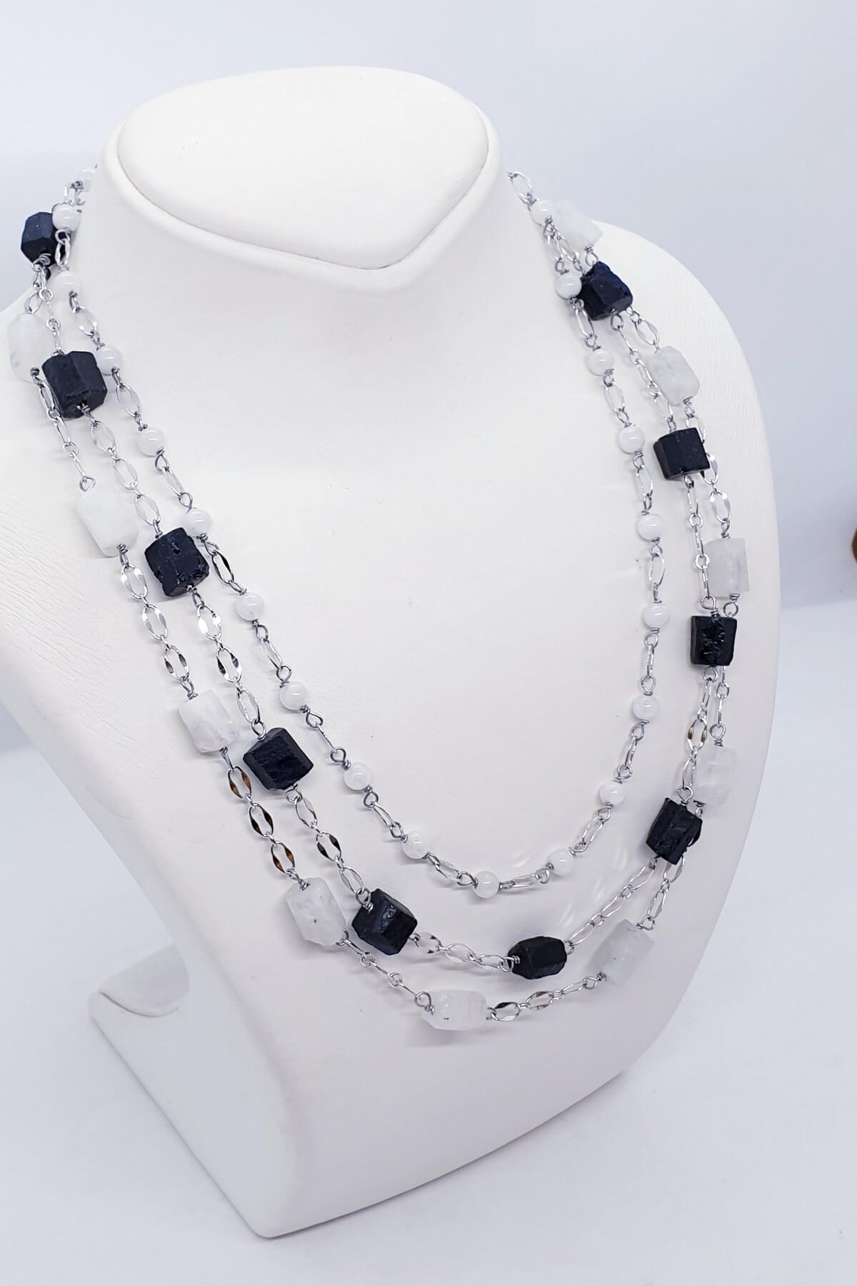 Elegant Siyah Turmalin Moon Stone Kolye