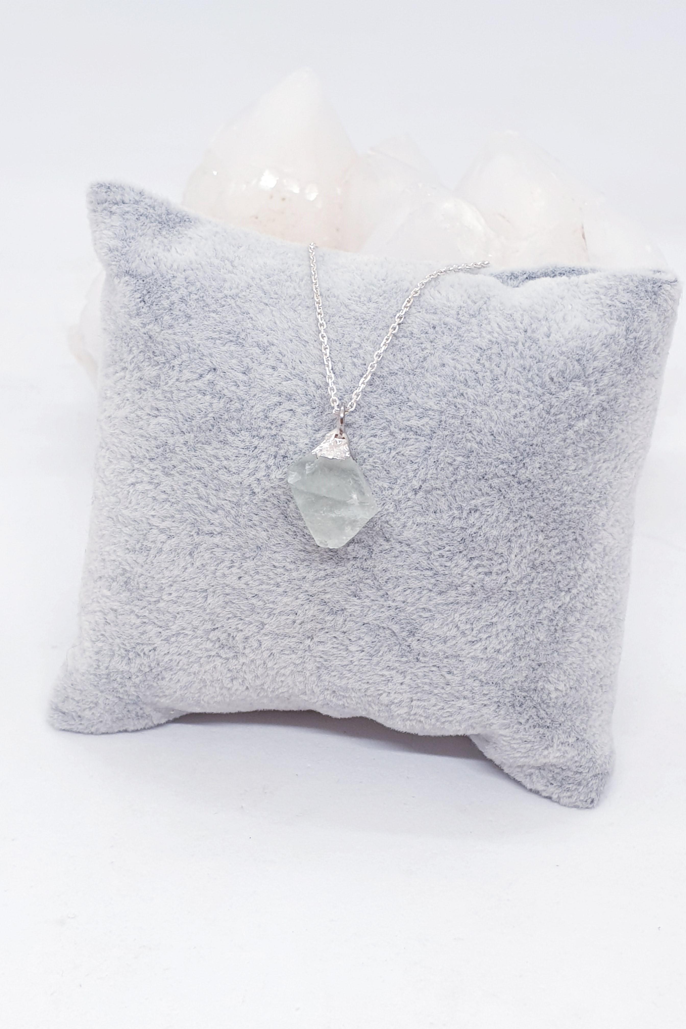 Florit Doğal Taş Kolye