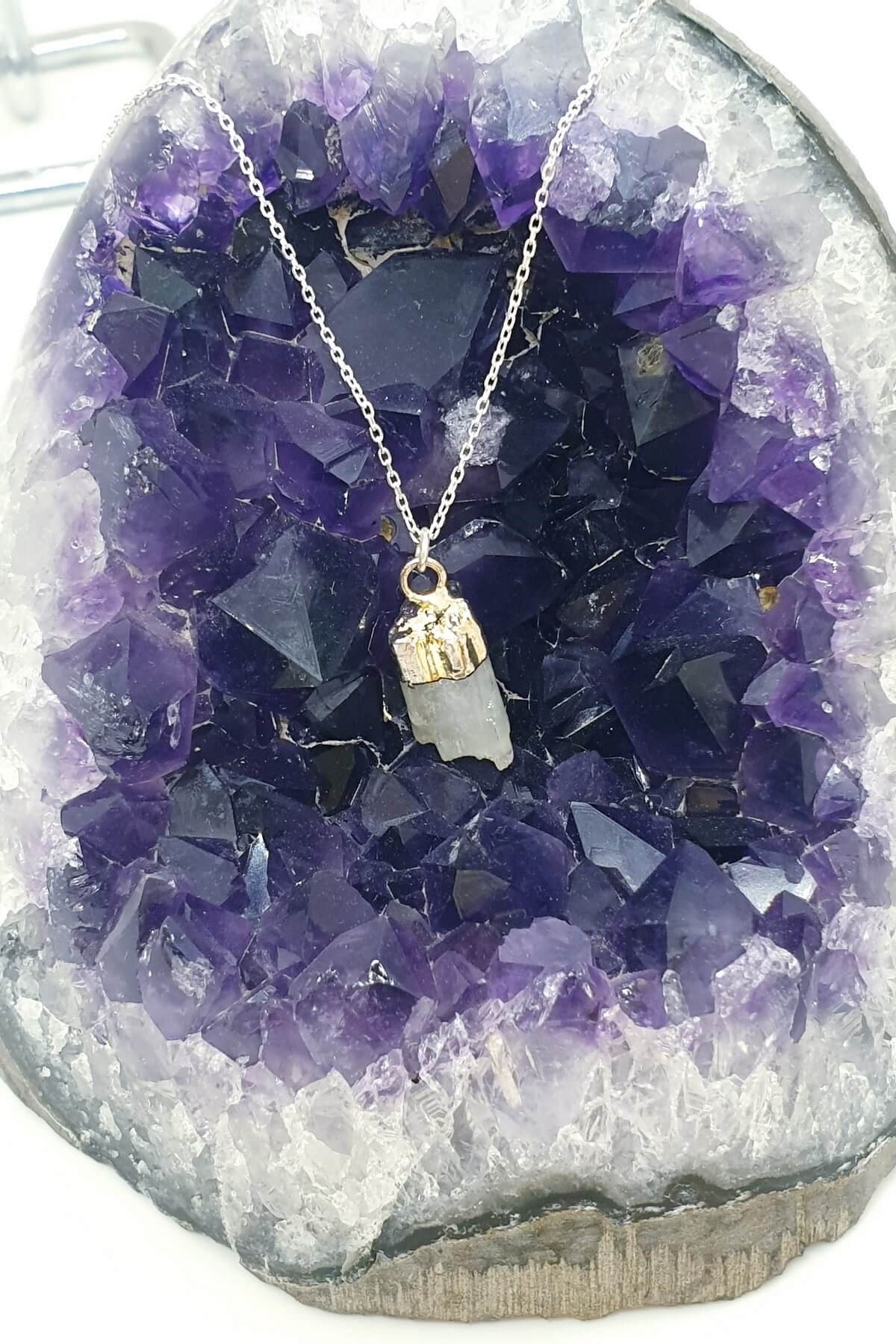 Gümüş Zincirli Akuamarin Kolye