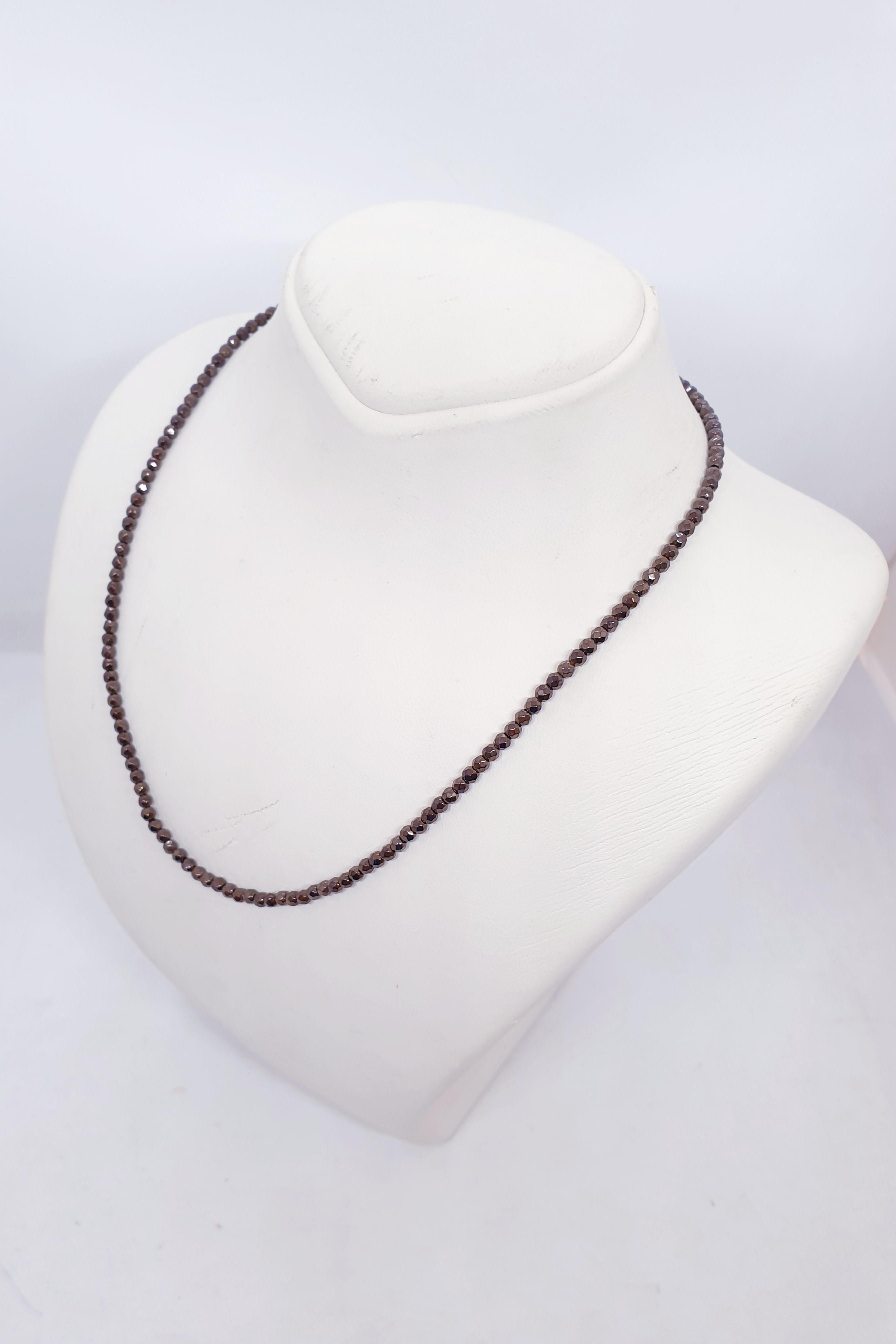 Kahverengi Fesatlı Hematit Kolye