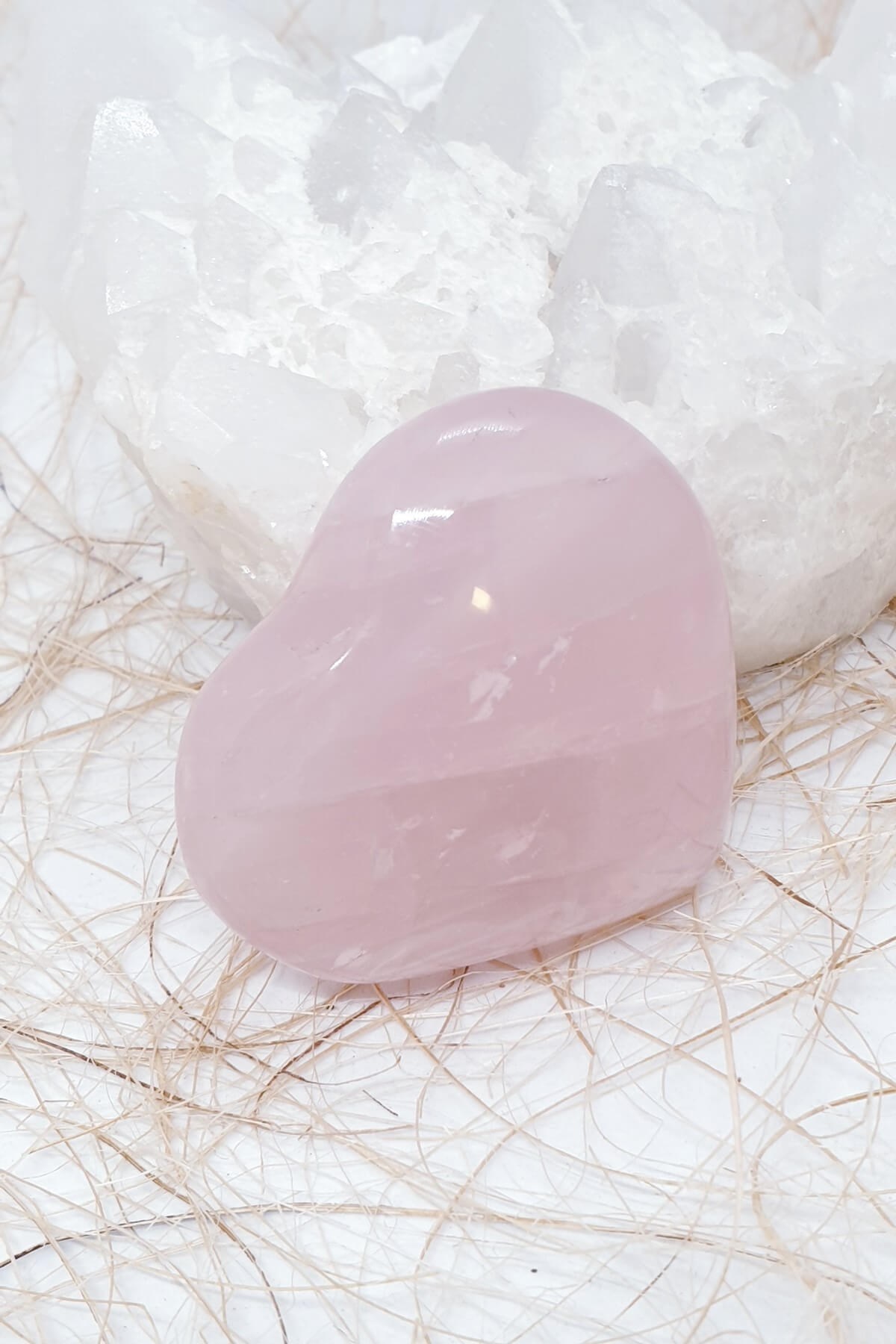 Kalp şeklinde Pembe kuvars doğal taş