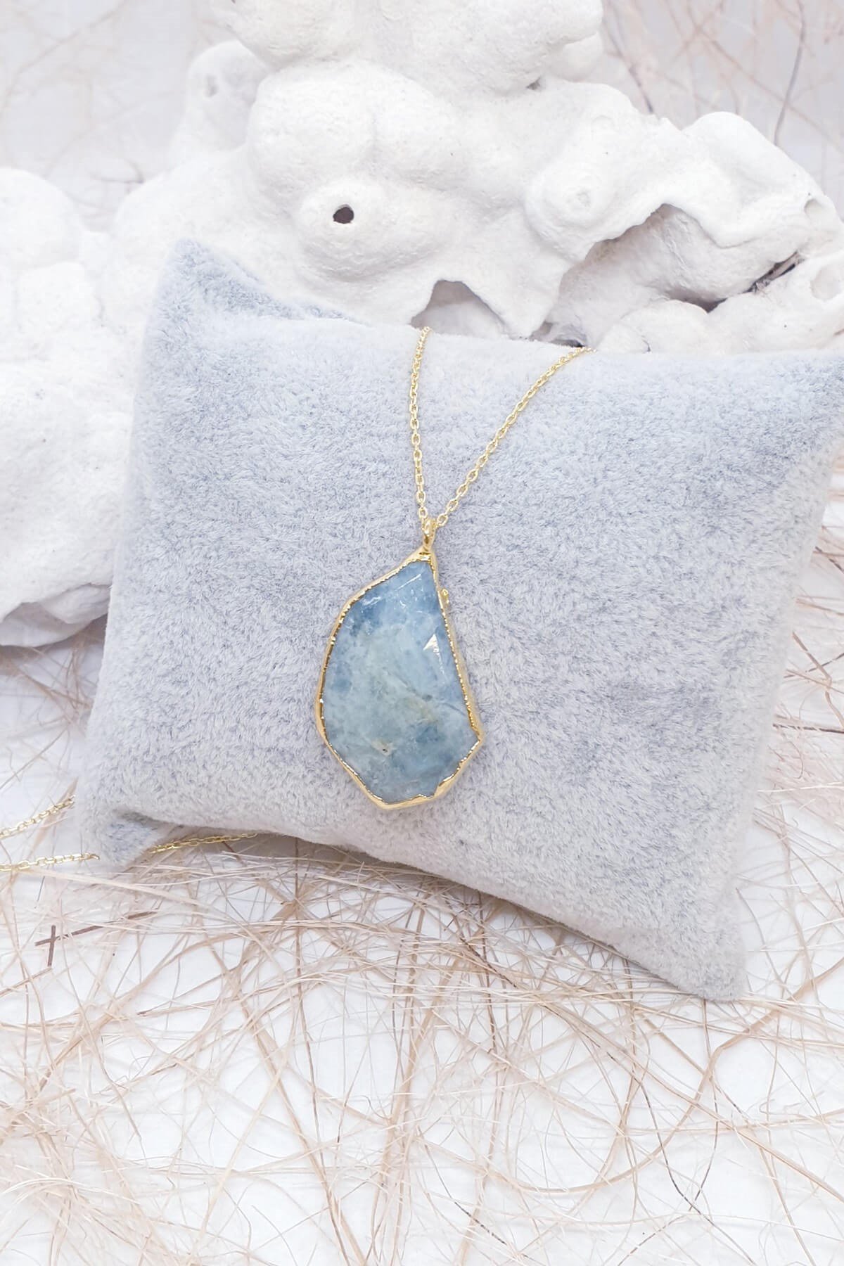 Mavi Safir Doğal Taş Kolye