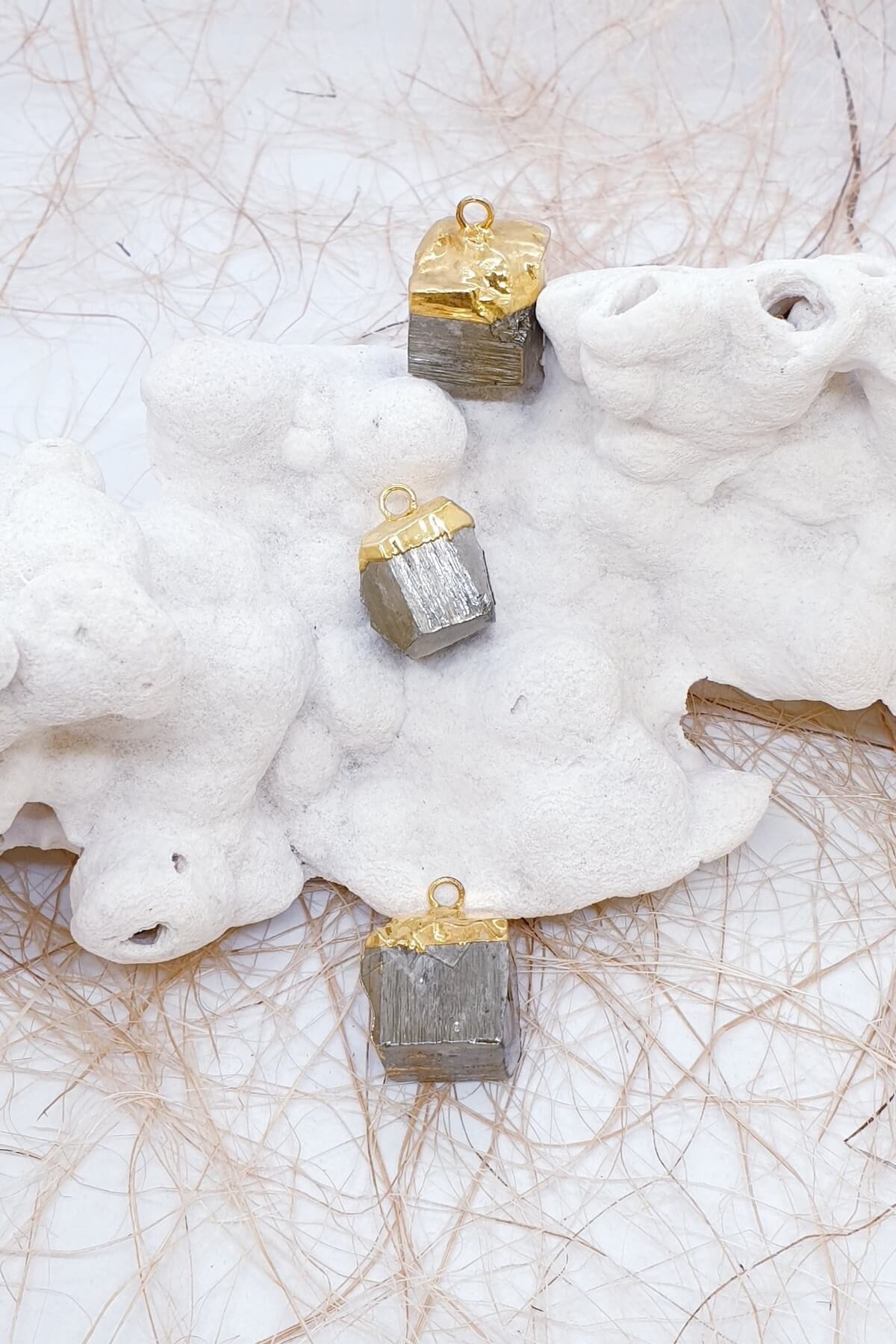 Pirit Doğal Taş Kolye Ucu