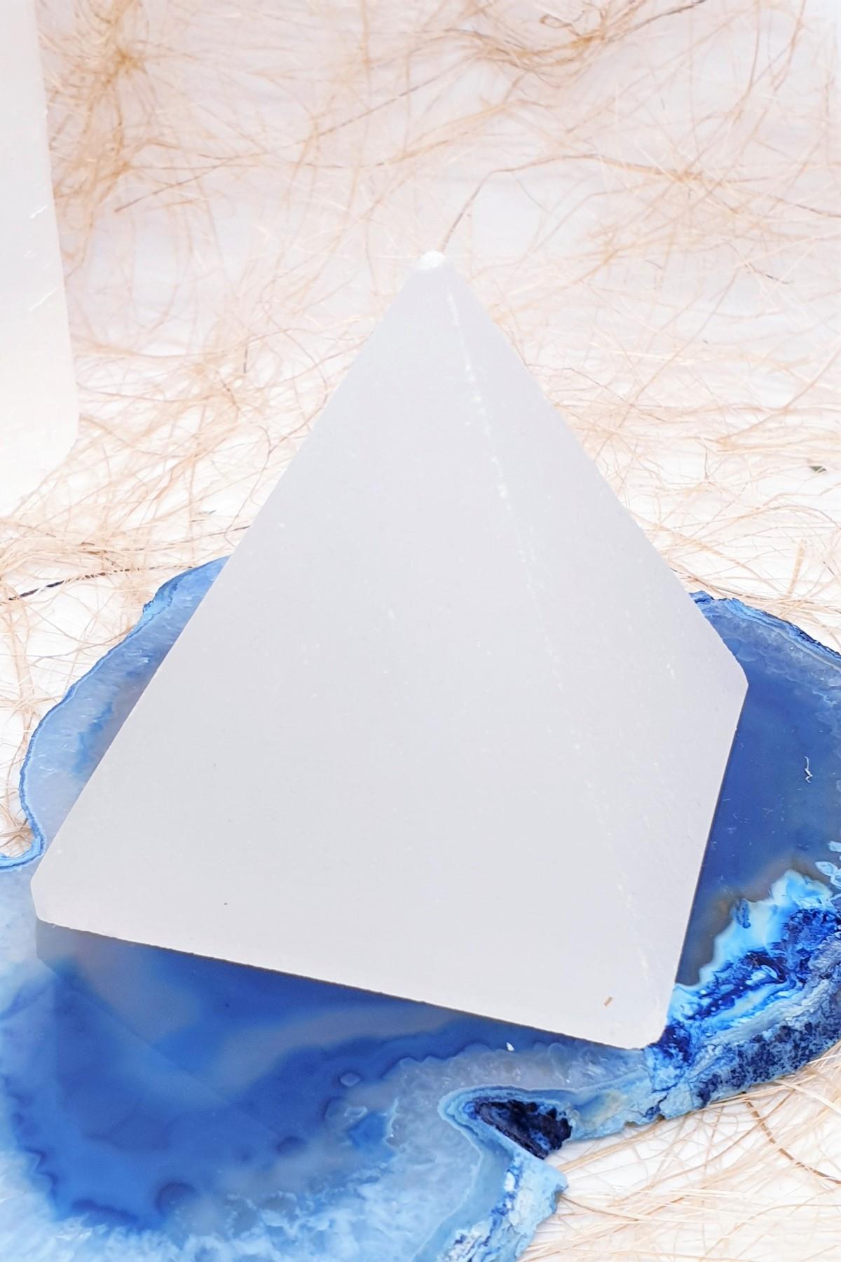 Pramit Selenit Kütle