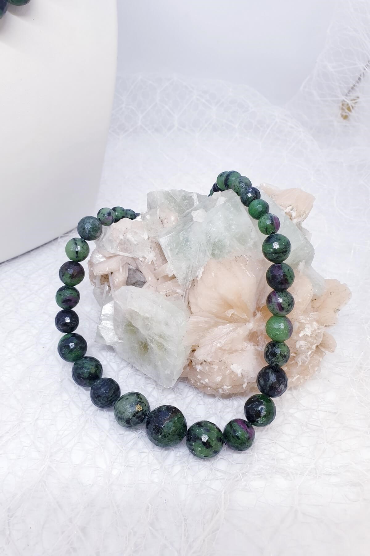 Ruby Zeosite Doğal Taş Kolye 