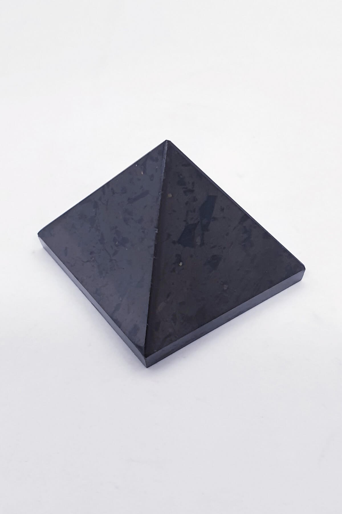 Tamburlanmış Shungite Küçük Piramit Doğal Taş